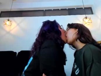 lilly_foxxy webcam model stream image