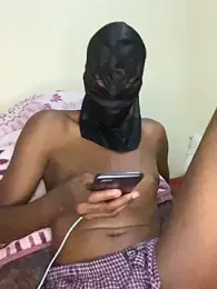 Gifttheskimaskboy014 webcam model stream image