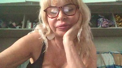 Milfladymanya webcam cam4 model stream image