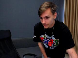 Brady Flint webcam flirt4free model stream image