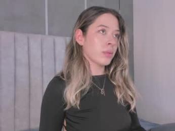 chloe_dee_ webcam model stream image
