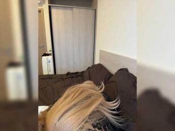 AstridMoss webcam model stream image
