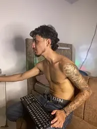 Kriss_Edwards webcam stripchat model stream image