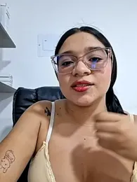 -VICKKY webcam model stream image