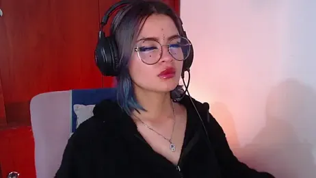 Raventh_ webcam model stream image