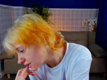 LunaaBee webcam model stream image
