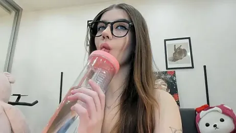 dolly_ll webcam model stream image