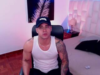 Aiden Owens webcam model stream image