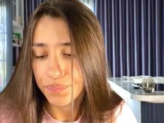 aura-18 webcam camsoda model stream image