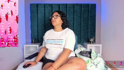 DanielleEvanss_ webcam model stream image