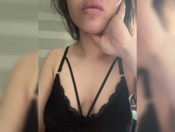 Kira-36 webcam bongacams model stream image