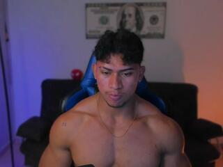 Mathew Evanz webcam model stream image