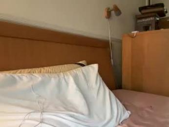 monster_d_ webcam model stream image