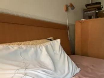 monster_d_ webcam model stream image