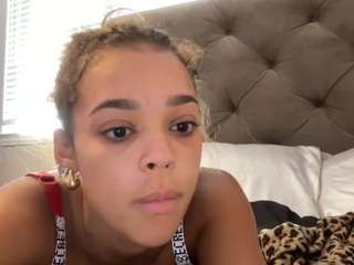 noellebailey webcam model stream image