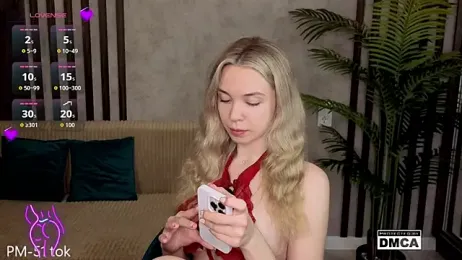 Holl1Would webcam stripchat model stream image