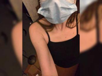 Elleanora webcam model stream image