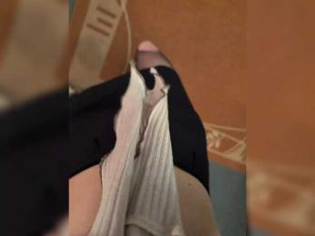 Elleanora webcam bongacams model stream image