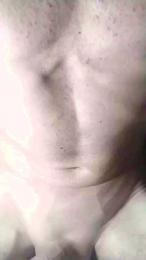 Disponible webcam model stream image