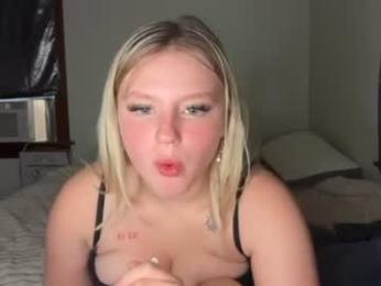 mckenziere3se webcam model stream image