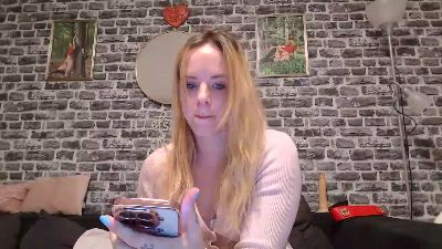 xHotmilf87x webcam cam4 model stream image