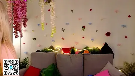 oliviabr0wn0 webcam stripchat model stream image