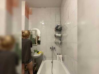 freakfarm webcam model stream image