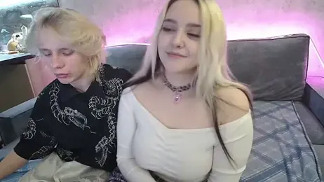 fray_and_lilla webcam stripchat model stream image