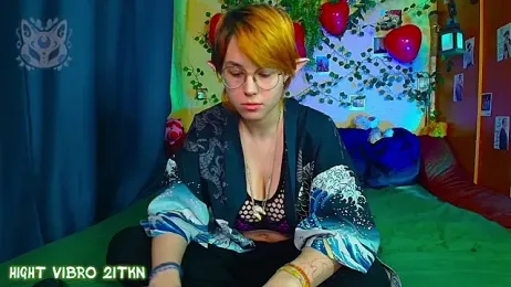 TrickyKitsune webcam stripchat model stream image