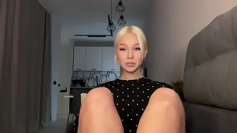 ur_molly webcam stripchat model stream image