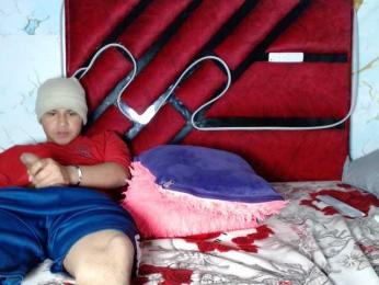 Latin-caliente webcam bongacams model stream image