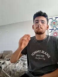 Yasinyasin7 webcam model stream image
