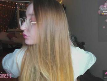 Polikinesis webcam model stream image