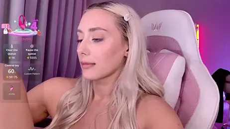 LoryWood webcam model stream image