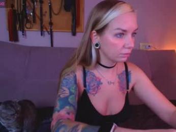 carrie_moonshine webcam chaturbate model stream image