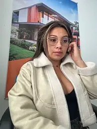 LIZ-06_ webcam model stream image