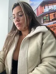 LIZ-06_ webcam model stream image