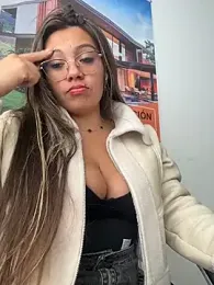 LIZ-06_ webcam model stream image