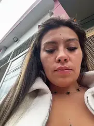 LIZ-06_ webcam model stream image