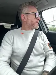 Axl_hot webcam model stream image