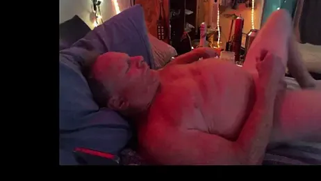 Pussyeat2please webcam model stream image