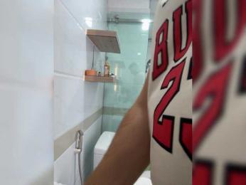 lean-lie webcam model stream image