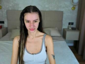 SnowWhiteee webcam model stream image