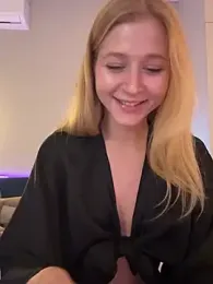 LunaRase webcam model stream image