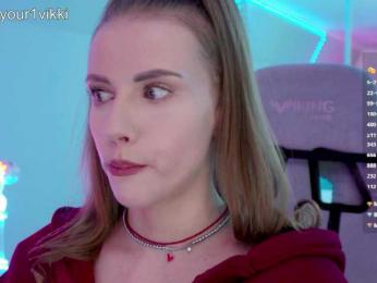 VikkiExtraCheese webcam model stream image