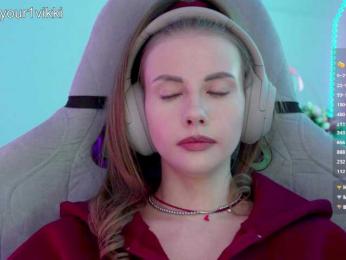 VikkiExtraCheese webcam model stream image