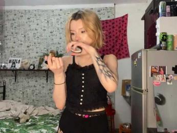 JorniChou webcam model stream image