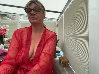 DirtyMarie80 webcam model stream image