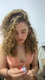 LaPerla webcam cam4 model stream image