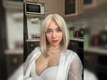 TopWoman webcam model stream image